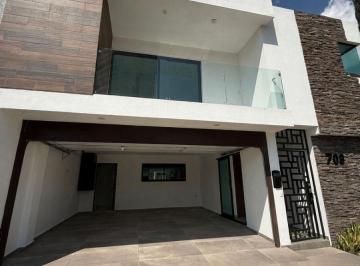 Casa de 3 habitaciones, Tlajomulco de Zúñiga · Casa en Venta La Rioja