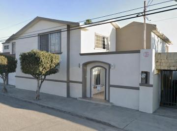 Casa de 5 habitaciones, Ensenada · Casa en Venta de Remate en Bustamante, Ensenada, B. C.