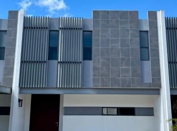 Casa · 189m² · 3 Recámaras · 2 Estacionamientos · Casa en Renta con o Sin Muebles