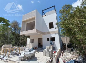 Casa · 208m² · 4 Recámaras · 2 Estacionamientos · Casa en Venta en Altai