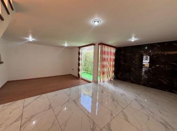 Casa · 240m² · 3 Recámaras · 2 Estacionamientos · Casa en Venta en Morillotla