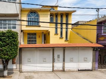Casa de 4 habitaciones, Nezahualcóyotl · Casa en Venta en Impulsora Popular Avícola, Ciudad Nezahualcóyotl.