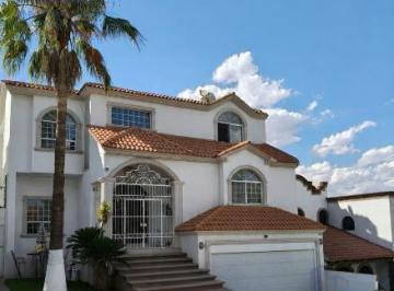Casa · 370m² · 3 Recámaras · Residencia en Venta en Cumbres