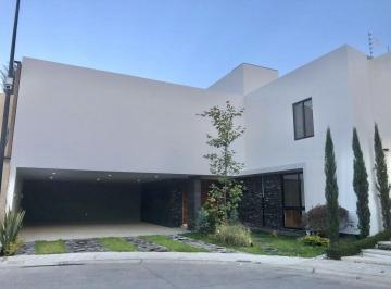 Casa de 5 habitaciones, Zapopan · Casa en Venta Mitica Residencial