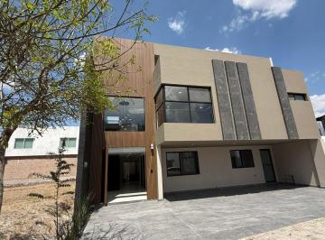 Casa en condominio de 3 habitaciones, San Andrés Cholula · Residencia Moderna con Roof Garden Techado y 3 Recámaras | Parque Dublín, Lomas de Angelópolis II