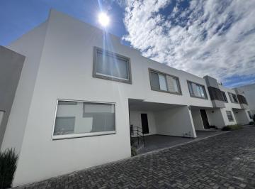 Casa · 196m² · 3 Recámaras · 2 Estacionamientos · Casa en Renta Amueblada en Forjadores San Pedro Cholula Puebla