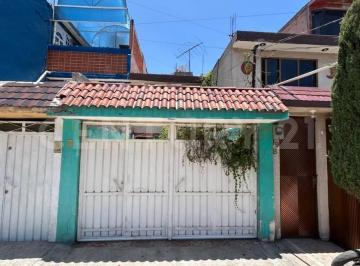 Casa · 111m² · 3 Recámaras · 1 Estacionamiento · Venta de Casa en Izcalli Santa Clara Ecatepec de Morelos Estado de México