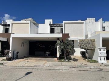 Casa · 179m² · 3 Recámaras · Casa de 3 Recamaras en Venta en Cholul, Incluye Paneles Solares