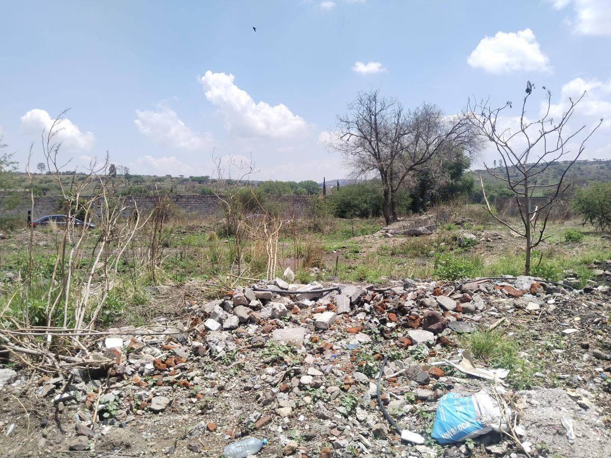 Land with Title Deeds, 8 Minutes from Charo Exit for Country House or Warehouse, 1,000 m², Electricity, Affordable