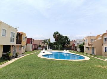 Casa · 100m² · 4 Recámaras · 1 Estacionamiento · Casa con Alberca, 4 Recamaras, en Venta en Fraccionamiento Las Gaviotas, $1,250,000 Pesos
