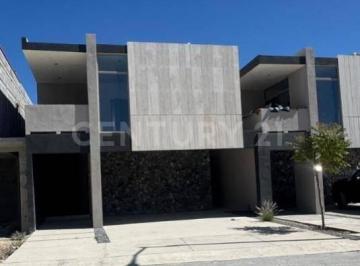 Casa · 245m² · 3 Recámaras · 2 Estacionamientos · Se Vende Casa Cerca de Heb San Patricio y Plaza Cocoa, Al Norte de Saltillo