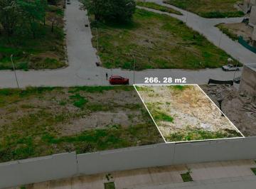 15497550b67abc2089e04f2fb7df80b7c11b95aa7f744292bfaa32f42a0c6cb4 · Se Vende Terreno en Los Robles Zapopan