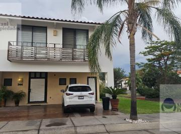 Casa · 144m² · 3 Recámaras · 3 Estacionamientos · Casa en Amberes Residencial