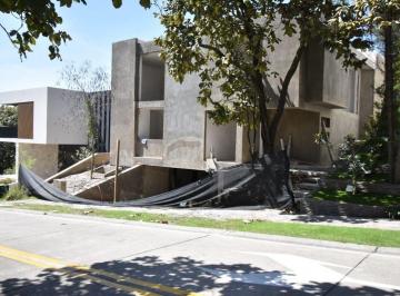 4de214972ecdf461ef39d013a2730eda7379b0f9612a185b8120e8929020fda3 · Casa en Venta en El Cielo Country Club