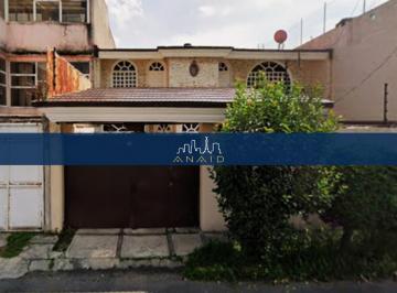 Casa de 3 habitaciones, Toluca · Casa en Remate en Toluca Estado de México