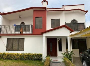 2a338bc9ed5846a99a98e2bf58dd3bb1b9ba314b46ea5d4188cf001d6caa29de · Casa en Venta en Metepec