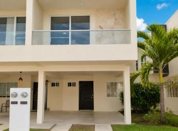 Casa de 3 habitaciones, Solidaridad · Casa de 3 Recamaras en Privada con Amenidades.
