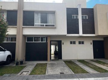 5ad346530bd2d56afcabce40d413506bb5e2b5699b7e9af9f835bf80ef3a61d8 · Renta Casa en Condominio Amueblada en Toluca