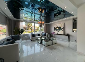Casa en condominio · 603m² · 4 Recámaras · 5 Estacionamientos · Preciosa Casa Amueblada en Renta y Venta en Tecamachalco en Conjunto