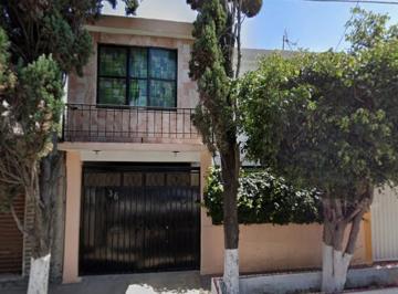 Casa de 3 habitaciones, Ecatepec de Morelos · Casa en Venta en Jardines de Morelos, Ecatepec