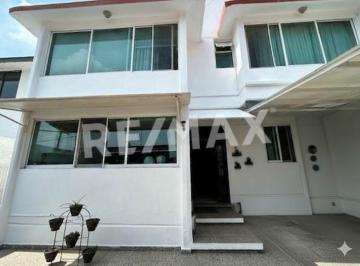 d60d9812aafec9ef2a183271f527afa04de5176aa1ecfb7055eb51d44da83dd2 · Casa en Venta en Barrio San Mateo, Metepec