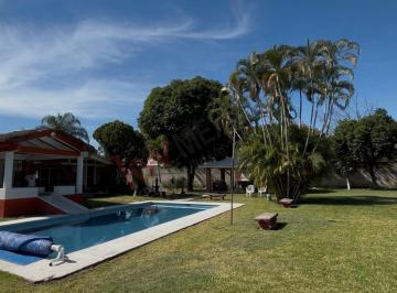 Casa · 546m² · 4 Recámaras · 8 Estacionamientos · Venta Casa Fracc. Real del Puente, Xochitepec Morelos.