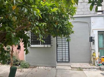 Casa · 50m² · 2 Recámaras · 1 Estacionamiento · Renta Casa Una Planta La Pradera