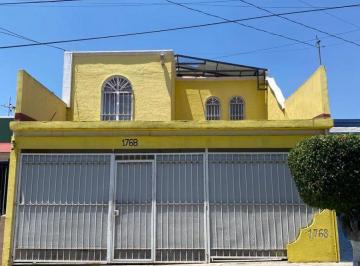 Casa de 4 habitaciones, Zapopan · Casa en Venta en Colonia Las Aguilas