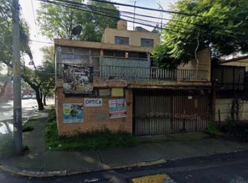 Casa de 4 habitaciones, Coyoacán · Casa en Venta en Campestre Churubusco, Coyoacán, Cdmx. Clm Adjudicado