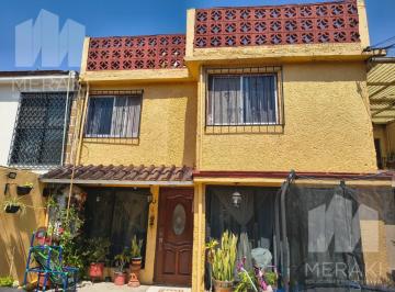 Casa · 90m² · 3 Recámaras · 1 Estacionamiento · Casa en Venta en Bosques de Aragón