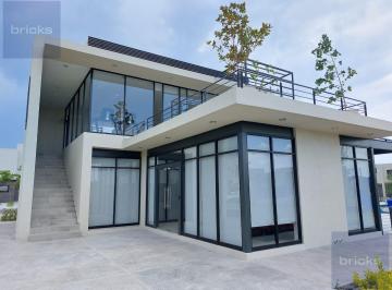 Casa en condominio · 100m² · 3 Recámaras · 2 Estacionamientos · Zakia