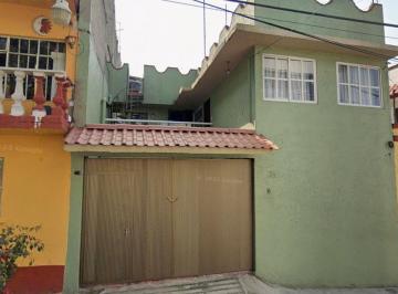 Casa de 4 habitaciones, Alvaro Obregón · Casa en Venta en Santa Cruz #77