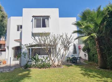 Casa · 360m² · 4 Recámaras · 2 Estacionamientos · Venta Casa Queretaro Jurica