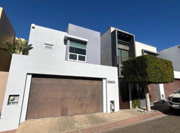 Casa de 3 habitaciones, Tijuana · Casa en Venta en N Privada, 3 Recamaras, Patio y Estacionamiento Privado. Zona Dorada.