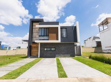 1 · Casa en Venta en Valle Imperial, Zapopan