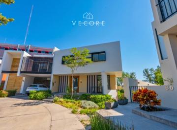 1 · Casa en Venta en Paseo La Toscana, Valle Real, Zapopan