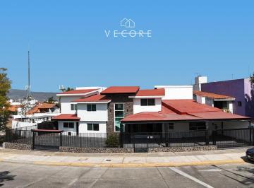 1 · Casa en Venta en Ciudad Bugambilia, Zapopan