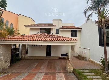 1 · Casa en Venta, Bugambilias, Zapopan