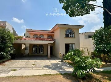 1 · Casa en Venta en Azaleas Bugambilias, Zapopan