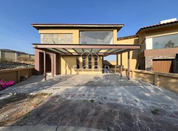 1 · Residencia en Venta en Club de Golf de Altozano, Morelia, Michoacan