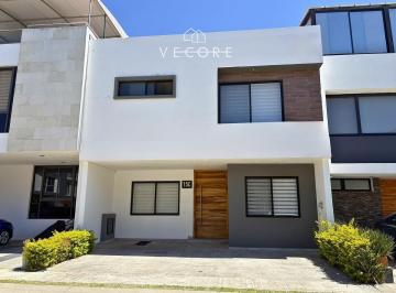 1 · Casa en Renta en Santillana Solares, Zapopan