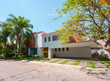 1 · Casa en Venta en Valle Real, Zapopan