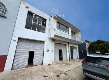 1 · Propiedad con Locales Comerciales y Departamento en Col. Americana, Guadalajara