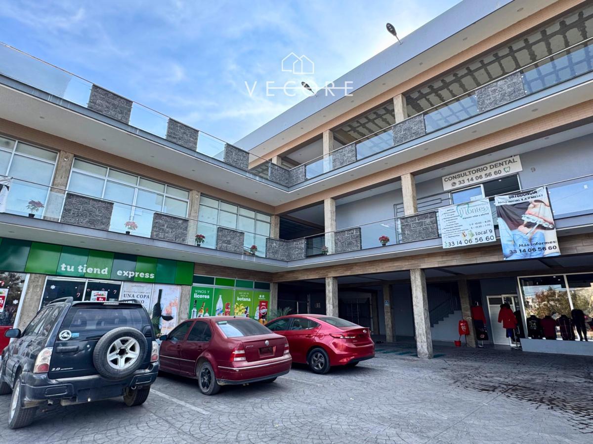 Local en Plaza Comercial en Renta, Tesistan, Zapopan