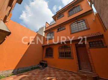 Casa · 310m² · 7 Recámaras · 2 Estacionamientos · 2 Casas Independientes en un Mismo Predio | Miguel Hidalgo, Cdmx
