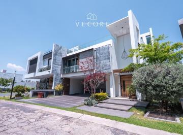 1 · Casa en Venta en Puerta Las Lomas, Zapopan