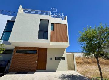 1 · Casa en Venta en Bosques Vallarta, Zona Real, Zapopan