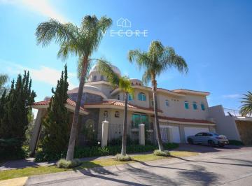 1 · Casa en Venta en Fraccionamiento Bugambilias, Zapopan
