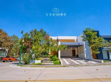 1 · Casa en Venta en El Cielo Country Club, Tlajomulco de Zuñiga