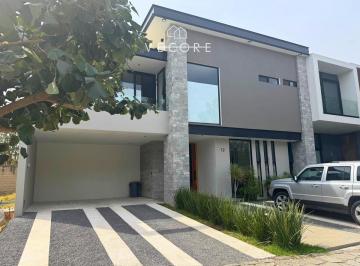 1 · Casa en Venta en Arauca Ll, Zona Real, Zapopan